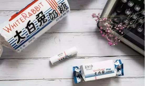 大白兔唇膏新款,大白兔唇膏的香水