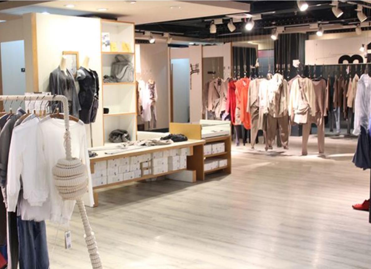 服装品牌如何3年经营10亿,从街边小店到年入100亿