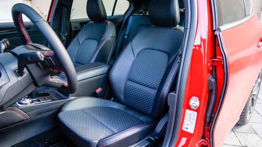 试驾新一代福特福克斯,福特福克斯和思域哪个好