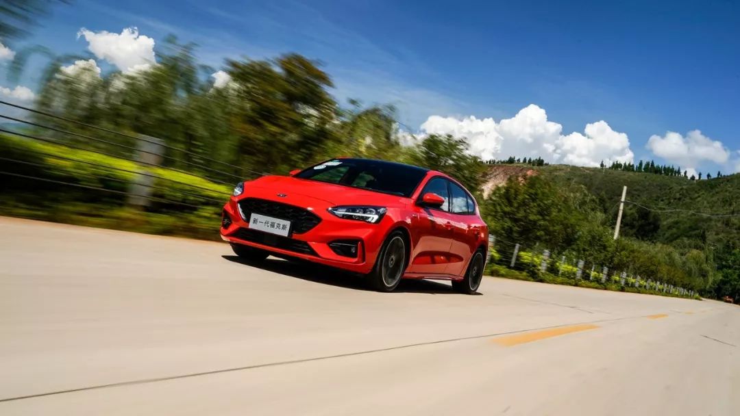 试驾新一代福特福克斯,福特福克斯和思域哪个好