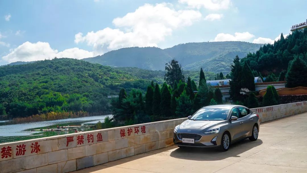 试驾新一代福特福克斯,福特福克斯和思域哪个好