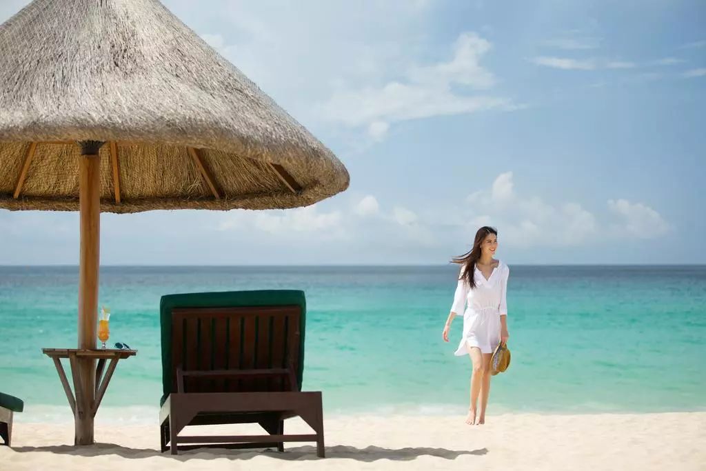 鍥藉唴涓囪豹绯诲垪搴﹀亣閰掑簵,涓浗棣栧涓囪豹搴﹀亣閰掑簵