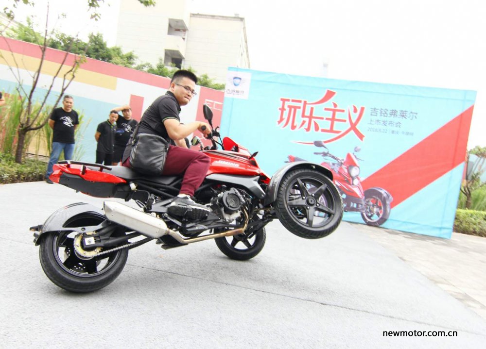 吉铭带蓬倒三轮摩托车,吉铭倒三轮摩托车价格