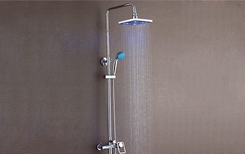 花洒头被水垢堵了怎么解决,家里淋浴花洒堵了该如何解决