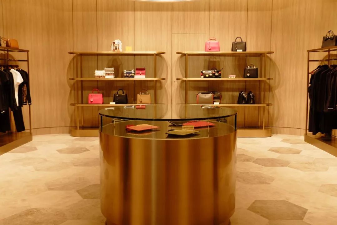 享欧洲同价！Gucci、Prada等16个顶级国际品牌齐聚，长沙县国际名品中心CASAMULTI试营业