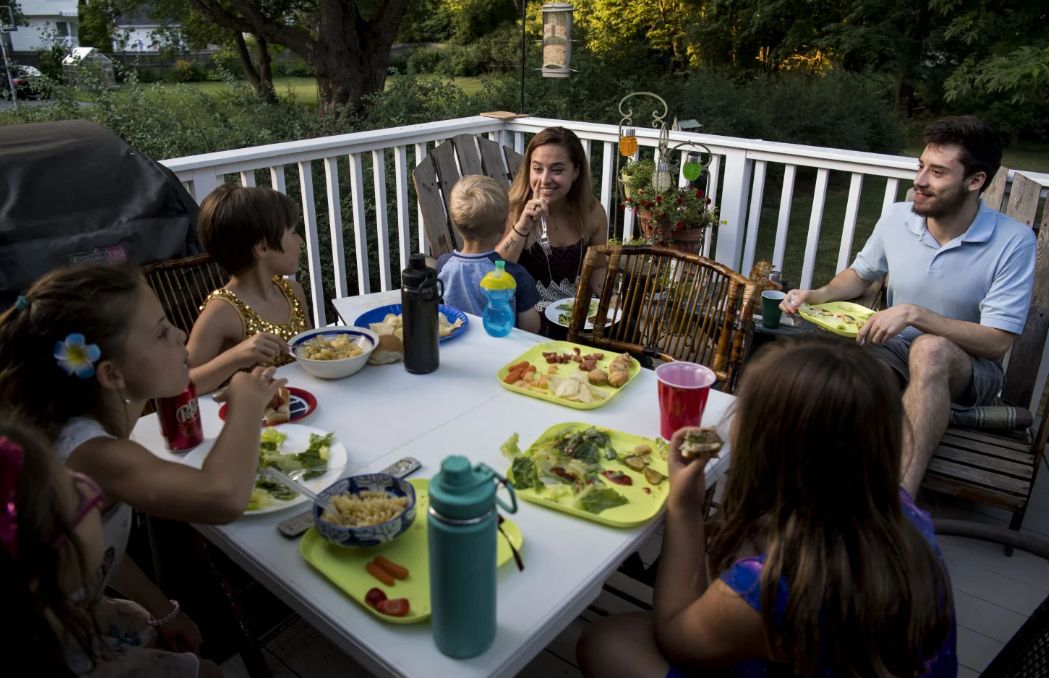 美国生殖产业隐患大:2757号捐精者后*开代**派对,来了45个人,仍没到齐