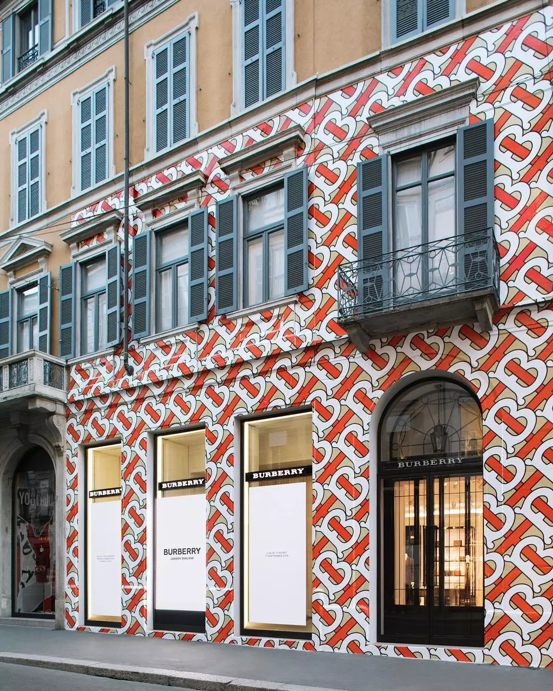 现在的burberry,burberry新设计师商品