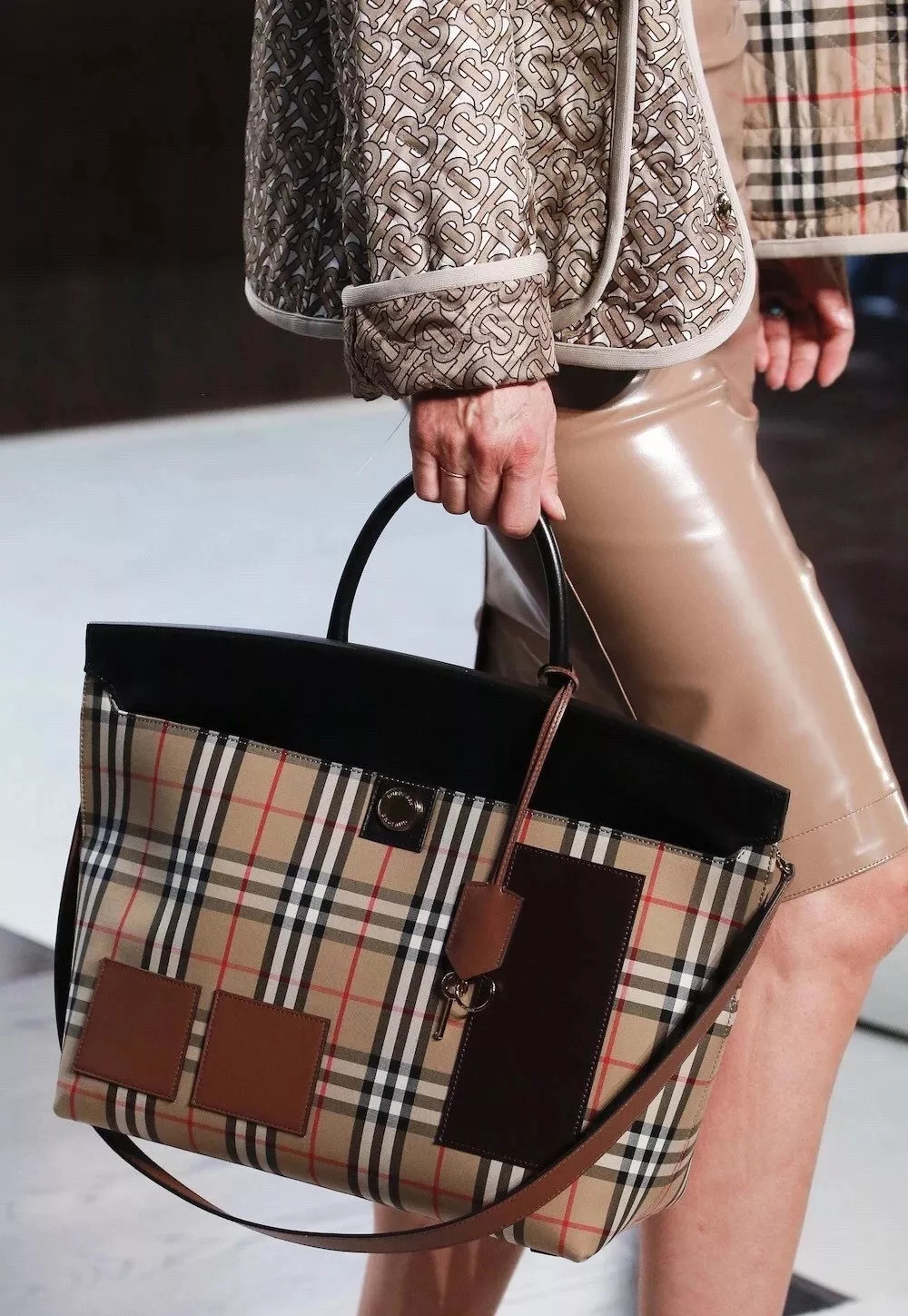 现在的burberry,burberry新设计师商品