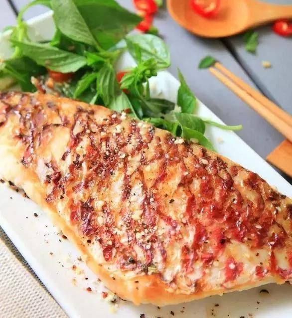 松鼠鱼怎么做又酥又脆又好吃,何大厨松鼠鱼正宗做法