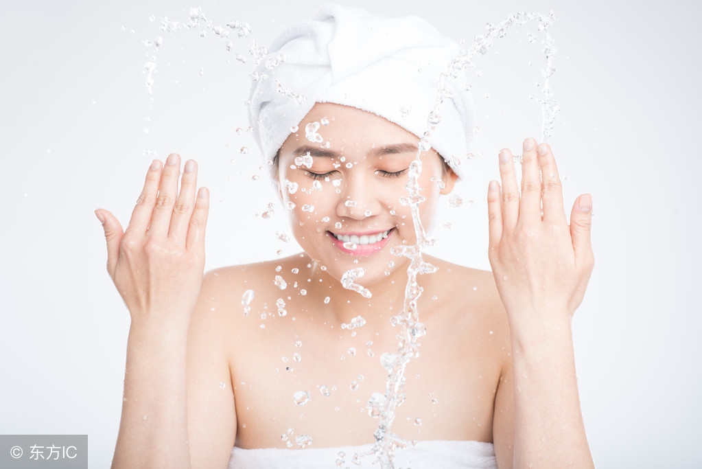 后背螨虫的症状和治疗方法,螨虫爬过皮肤的症状