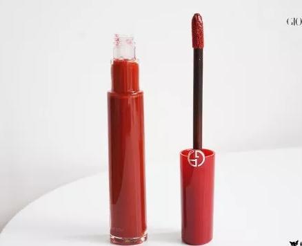 看第一眼就心动,女人一定要有的口红阿玛尼