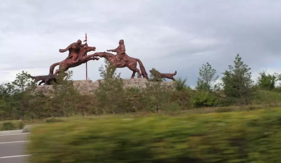 开19款1.6t豪华版瑞虎8自驾游 (瑞虎8四驱烂泥路越野测试)