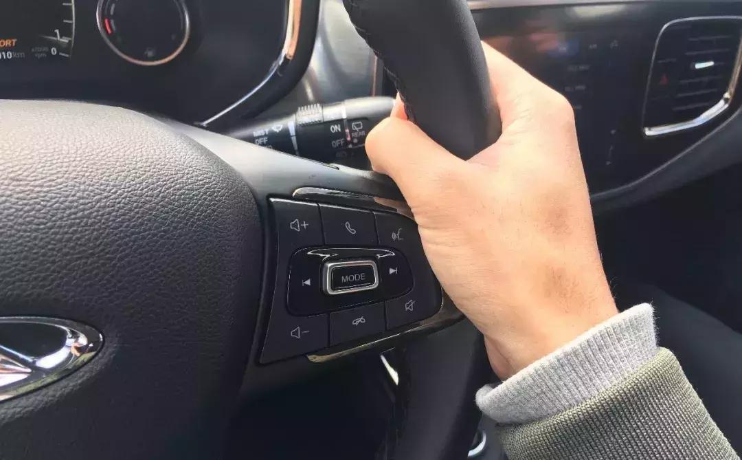 开19款1.6t豪华版瑞虎8自驾游 (瑞虎8四驱烂泥路越野测试)