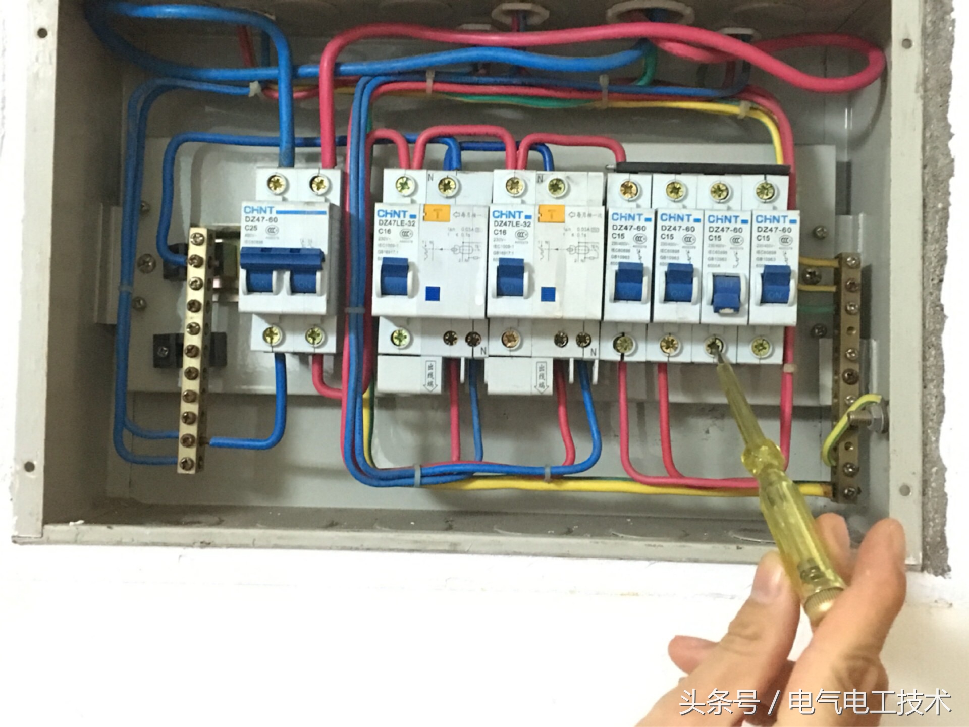 配电箱火线接法图解,配电箱零线接线端子怎样安