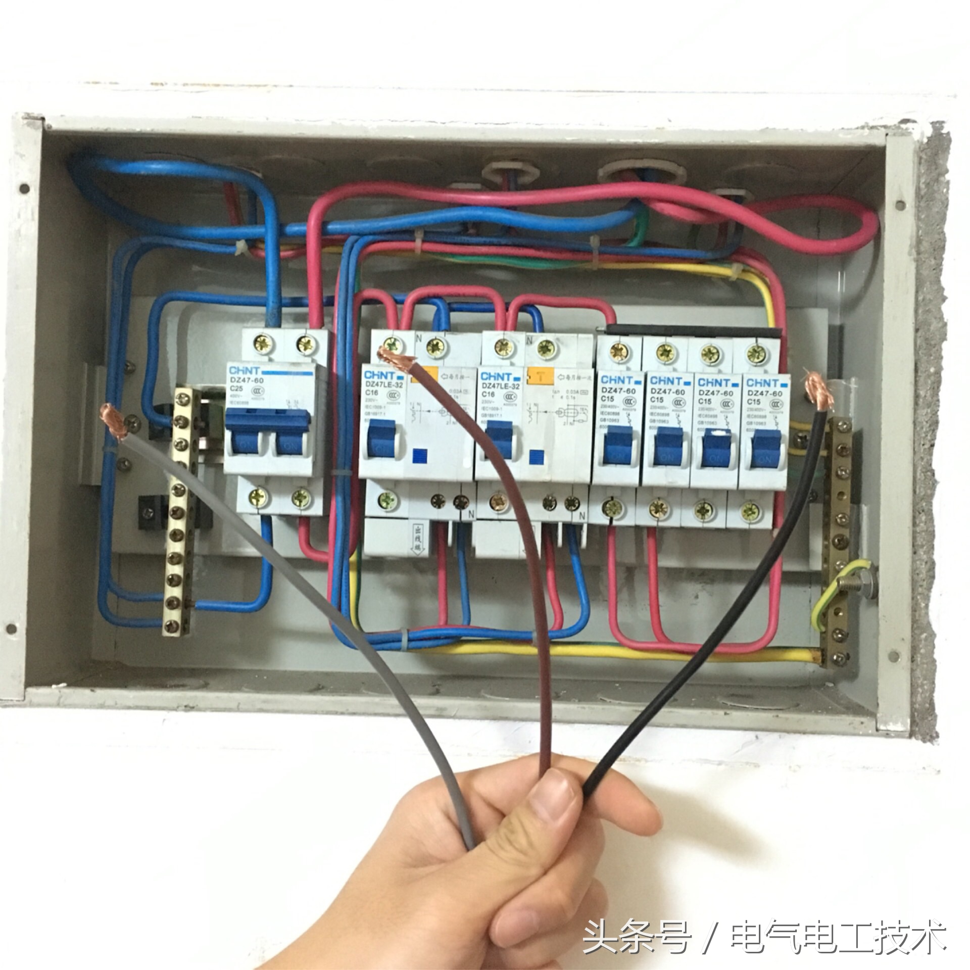 配电箱火线接法图解,配电箱零线接线端子怎样安