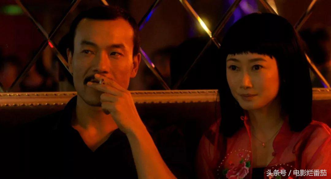 用脸盆喝酒的年代一去不返,明明是江湖片,却拍出了30年世道人心