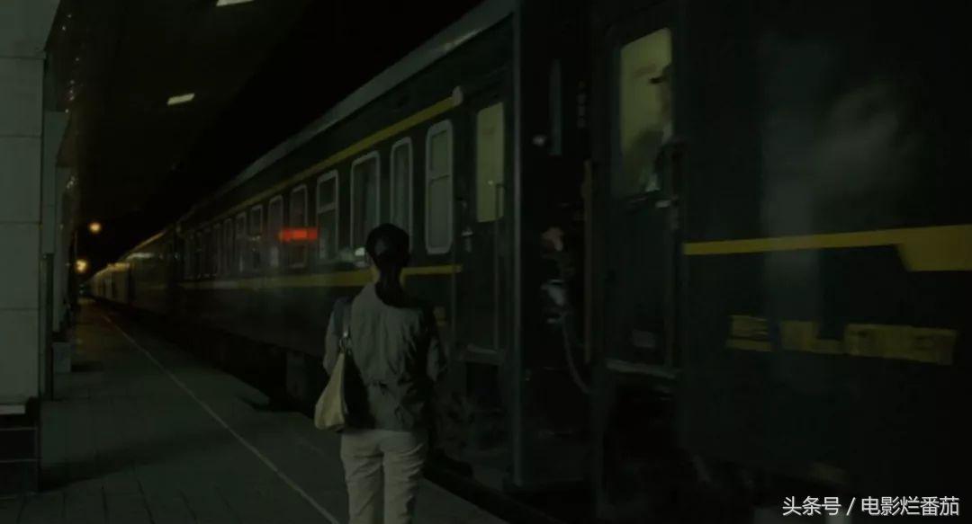 用脸盆喝酒的年代一去不返,明明是江湖片,却拍出了30年世道人心