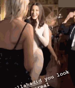 贝拉哈迪德穿深v套装,贝拉哈迪德夏季开衫