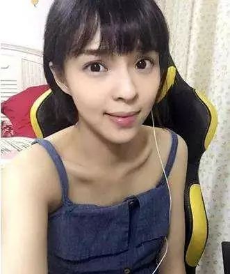 炉石传说板娘唱歌沙漠骆驼,炉石第一歌姬蒙太奇