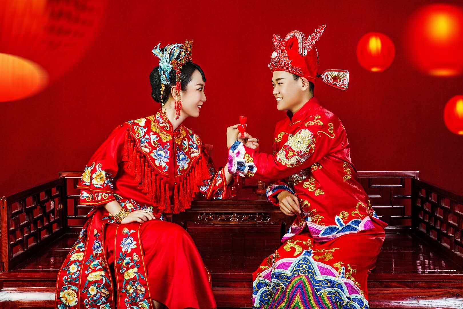 第146篇，情侣归来舷窗彩云亚美岸，牵手保利翘首中秋月儿圆