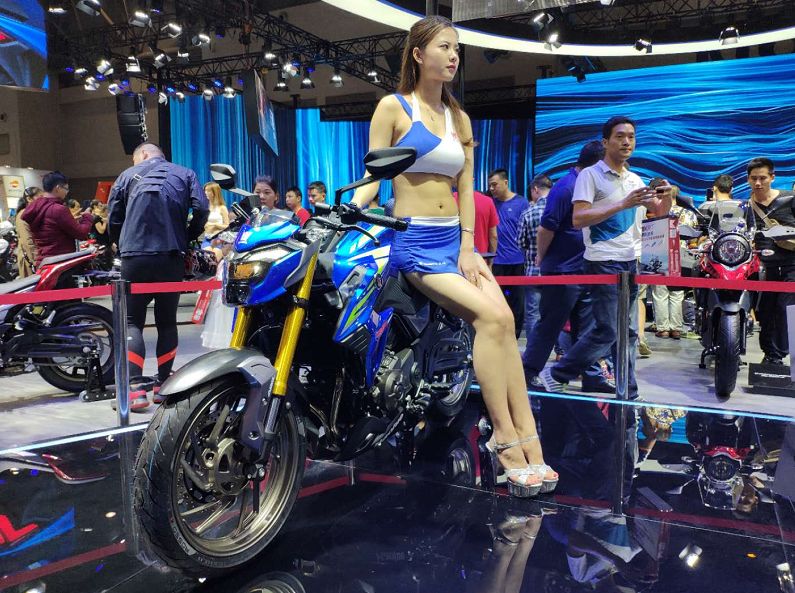 铃木骊驰250和豪爵gw250哪个好,豪爵铃木三兄弟配置对比表