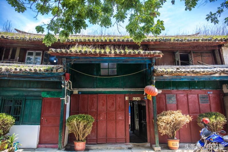 澶х悊鐨勮摑澶╃櫧浜戝拰鐢板洯鐢熸椿,姣旈鑺遍洩鏈堟洿娴极鐨勬槸浜洪棿鏃ュ父