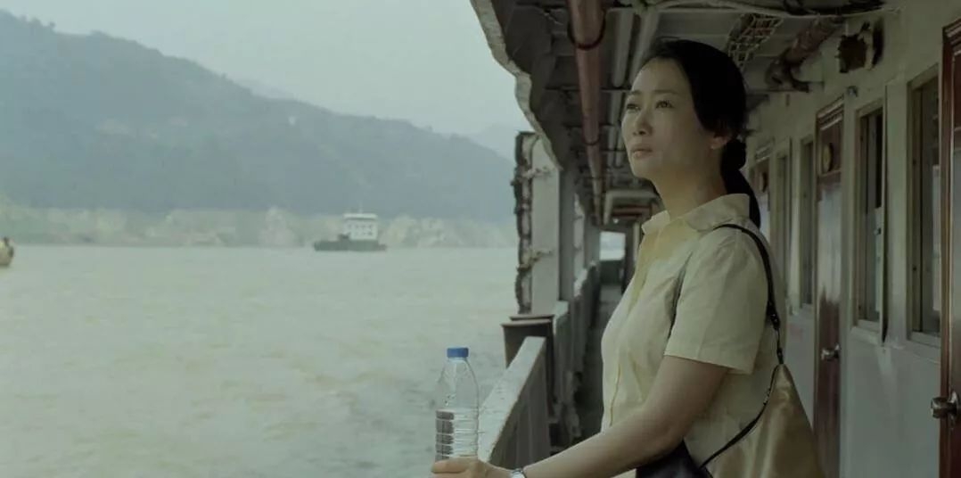 《江湖儿女》:怀旧的囚徒,想“土”而不得|文艺派