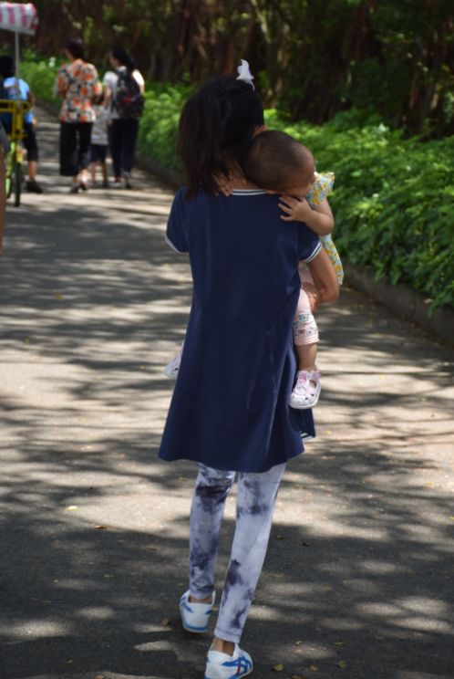 团｜十一出游必备零食专场+把《史记》变成生动漫画书的《漫画史记》+威廉王子和明星大咖都爱穿的鬼塚虎鞋