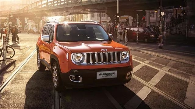 日产轩逸经典1.6自动挡落地价格,2022款日产轩逸经典豪华版配置