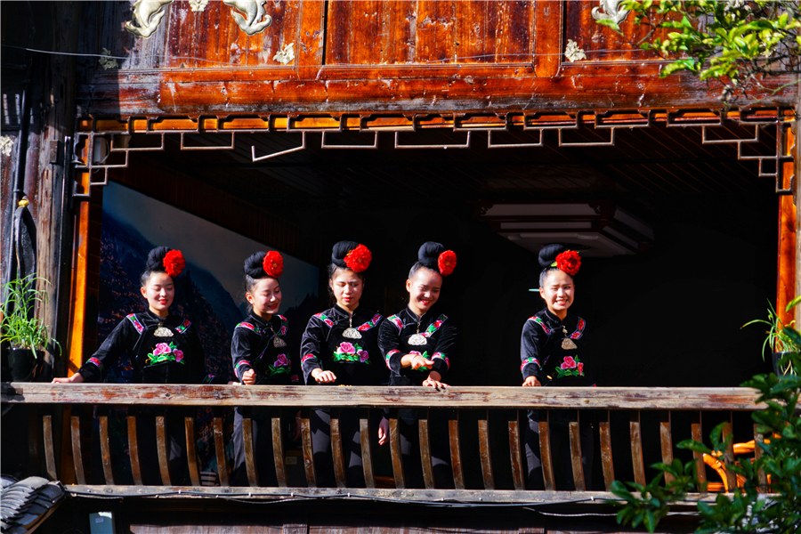 西江千户苗寨最大苗寨,世界上最大的苗寨西江千户苗寨