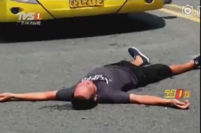 幼儿园园长给孩子吃发霉米被拘留,曝光一家幼儿园给小孩吃腐烂食品