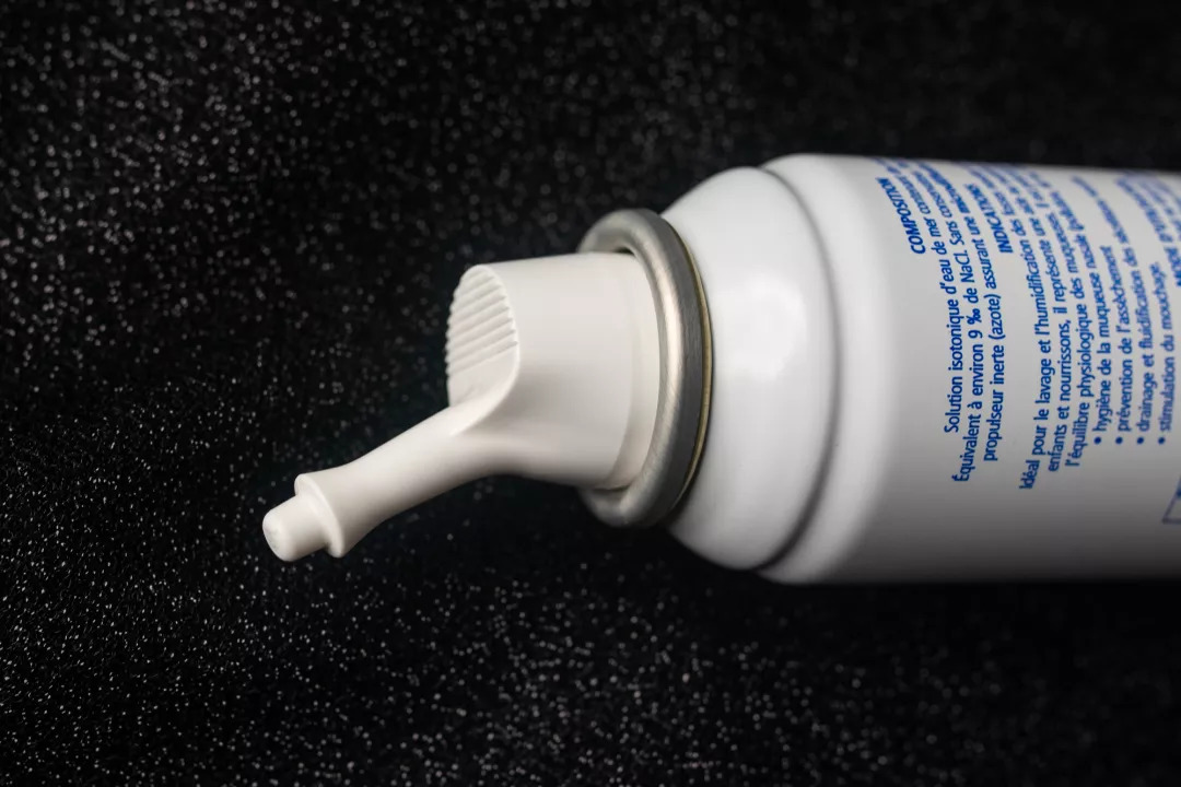 高浓度海水鼻腔喷雾,外国人用深海盐水做鼻喷