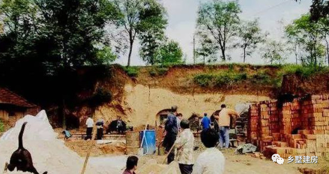 农村大叔自建房低成本,农村花30万建的小别墅