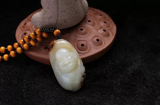 长期戴玉的人好不好,女性长期戴玉