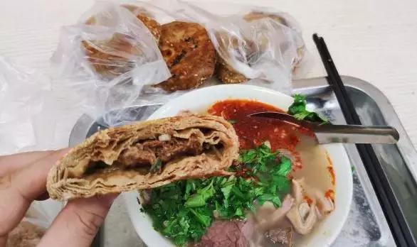 北京需要排队的饭店,北京正宗老字号烧饼店