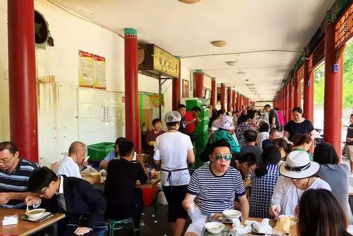 北京需要排队的饭店,北京正宗老字号烧饼店