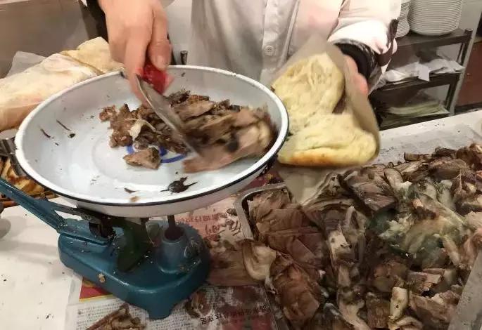 北京需要排队的饭店,北京正宗老字号烧饼店