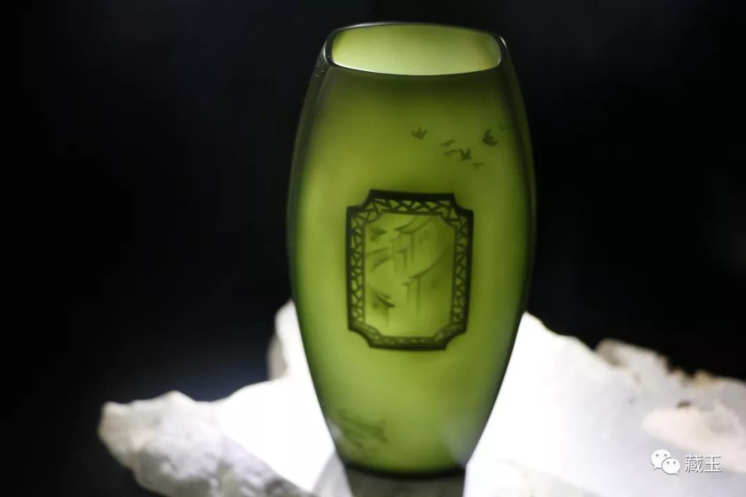 对月赏美玉,中秋话思乡