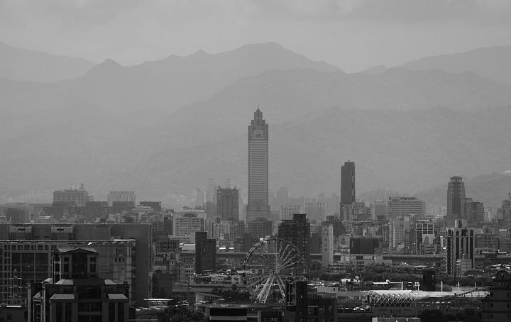 leica徕卡c-lux2多少钱,徕卡clux变焦