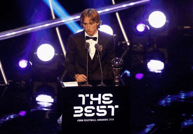 穿裙子的贝利,穿裙子的爱因斯坦