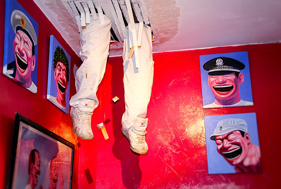 如何面对职场同事不说话,职场如何对付不合作的同事