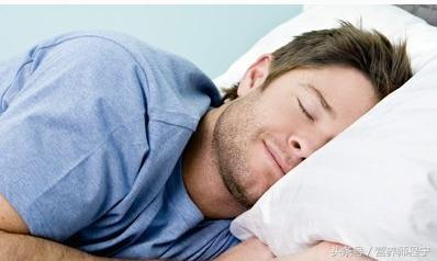 嘴巴周围腮帮子反复长痘,腮帮子反复长痘痘怎么治