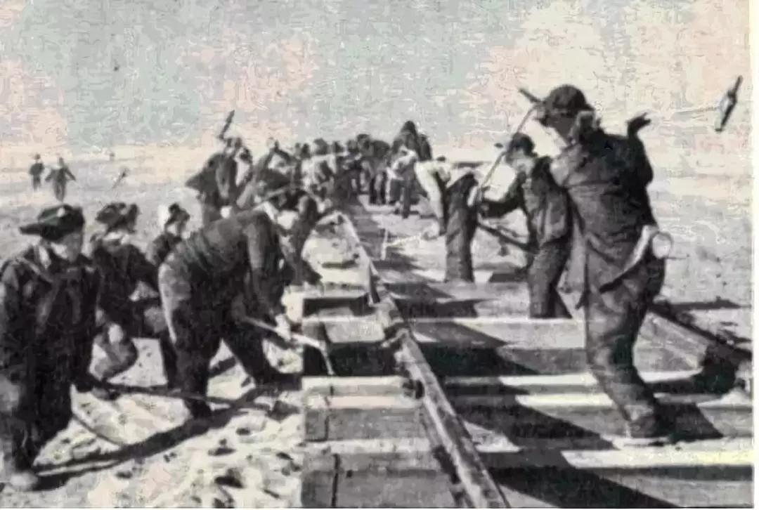 旅客还在熟睡中,他们竟悄悄换走了火车底盘!