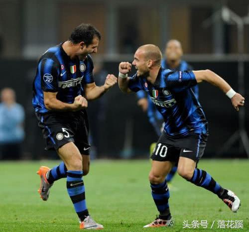 进攻型中场打法和思路八人制,最适合新手的足球战术