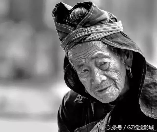 为什么摄影大师都喜欢拍黑白,为什么不推荐18-135的焦段