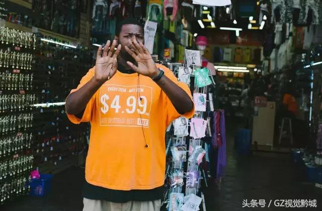 为什么摄影大师都喜欢拍黑白,为什么不推荐18-135的焦段