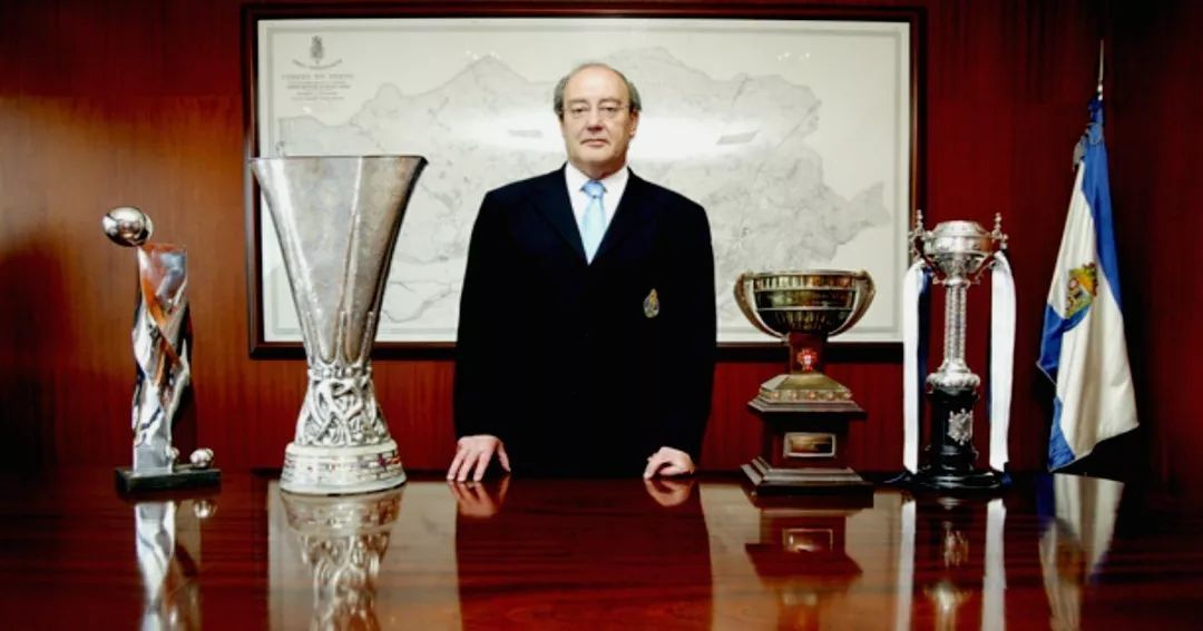 “发薪”送礼+性贿赂？葡萄牙黑客曝光本菲卡贿裁丑闻