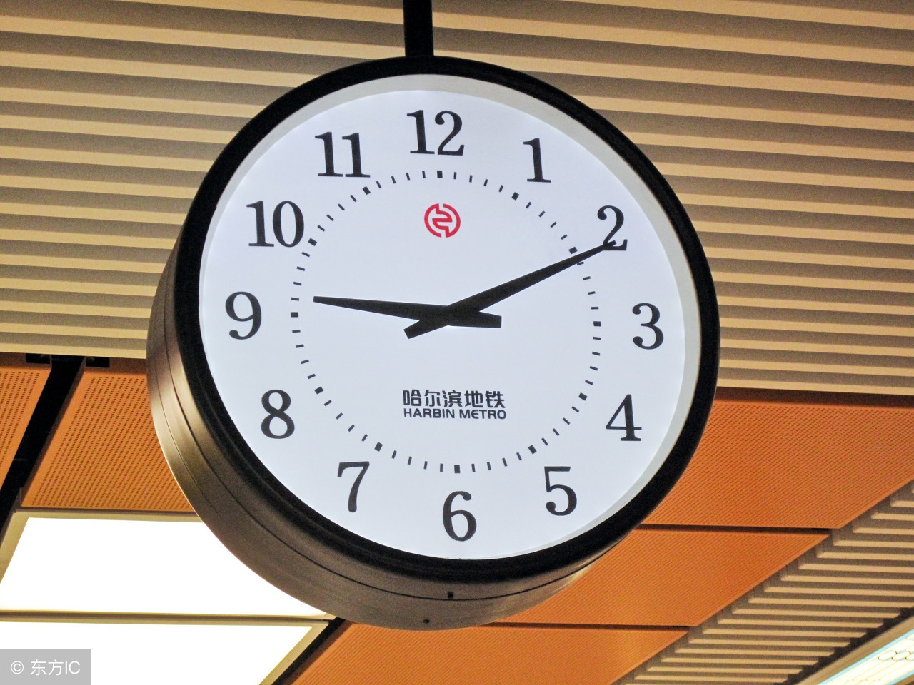 关于孩子磨蹭上学迟到的问题,孩子爱赖床磨蹭怎么教育