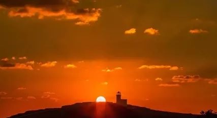 人不让,车不让,妙龄女生横死街头:别把自己脑袋拴别人裤腰带上