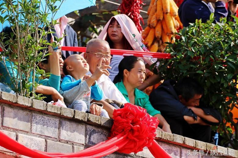 梯田叠嶂入云霄,稻谷飘香庆丰年,汉阴稻香旅游节在凤堰梯田启动